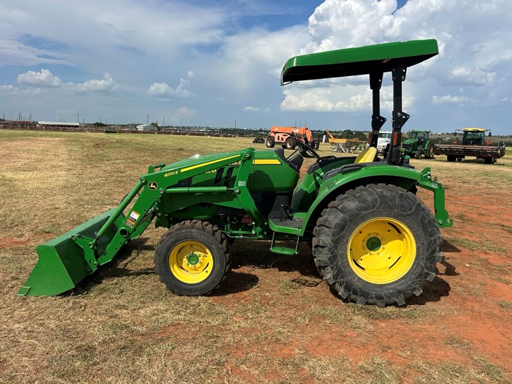 2020-john-deere-4044m-image-2