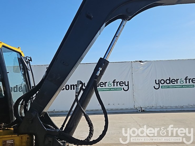 2015-deere-85g-image-15
