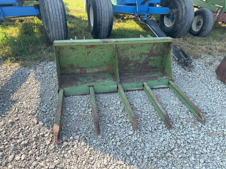 john-deere-148-image-1