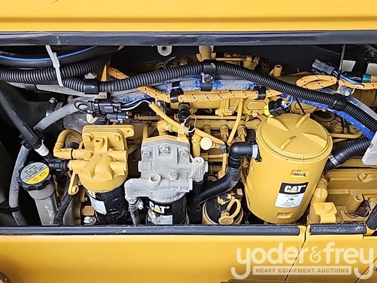 2019-caterpillar-d6n-lgp-image-36