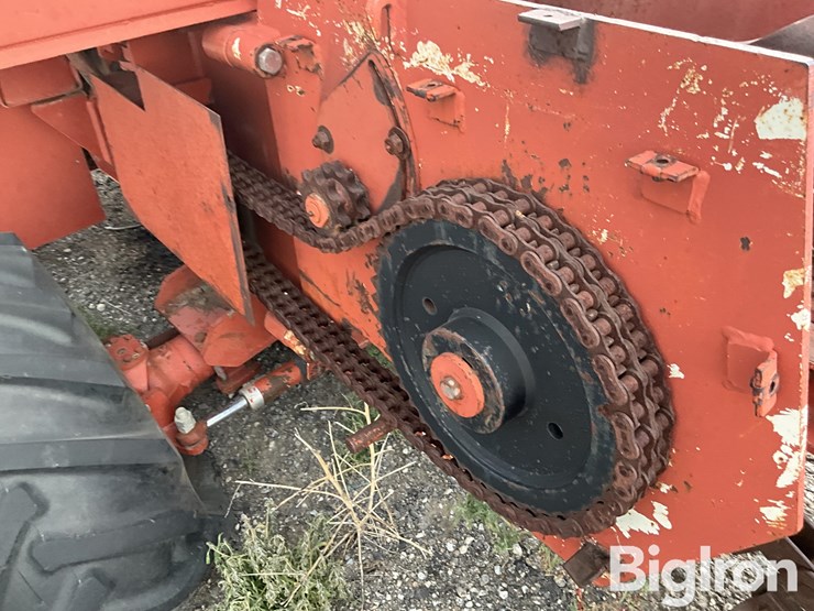 ditch-witch-r100-image-12