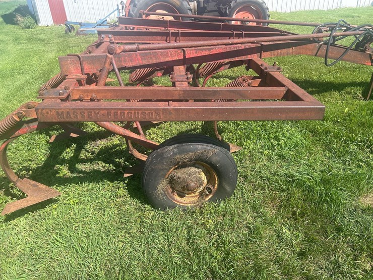 massey-ferguson-14-image-32