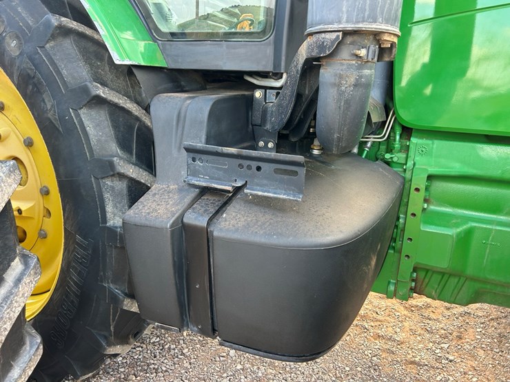 2010-john-deere-8320r-image-27
