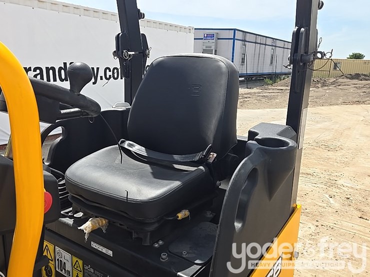 2023-jcb-ct260-120-image-31