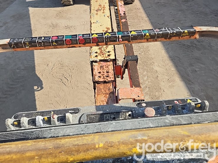 2017-jlg-800s-image-67