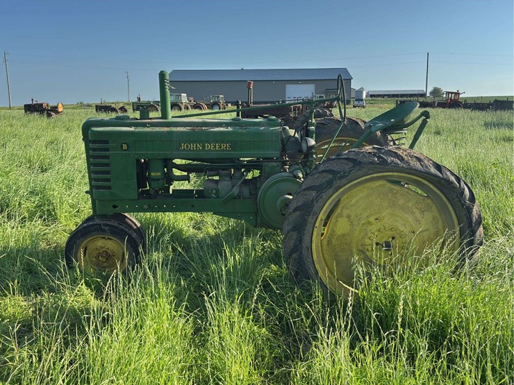 john-deere-model-b-image-2