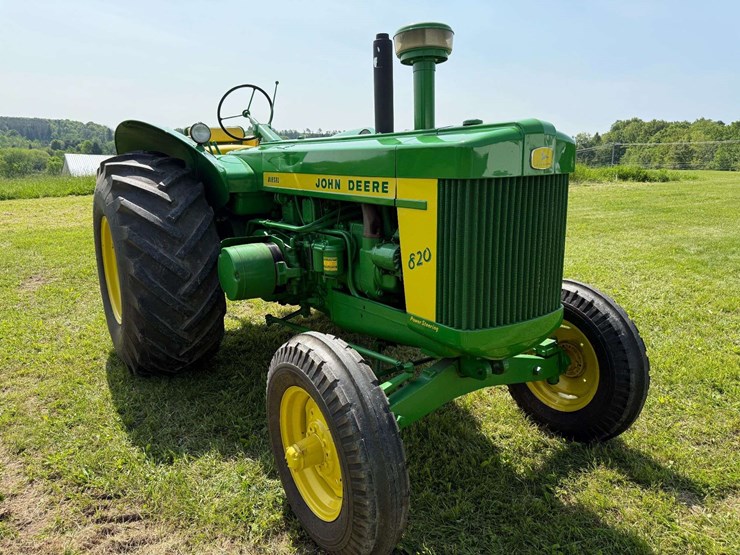john-deere-820-image-3
