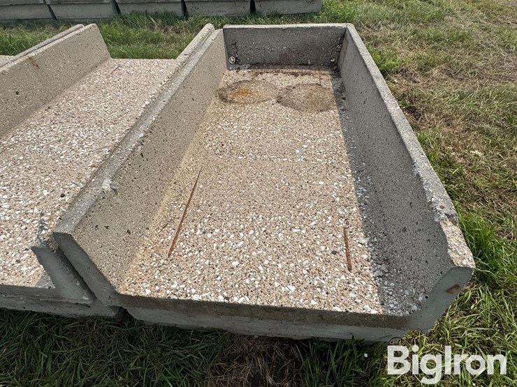 concrete-h-feed-bunks-image-12