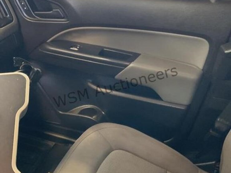 2015-chevrolet-colorado-image-21