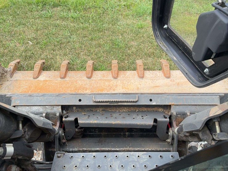 2021-new-holland-c345-image-30