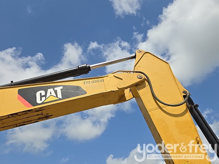 2015-caterpillar-329fl-image-36