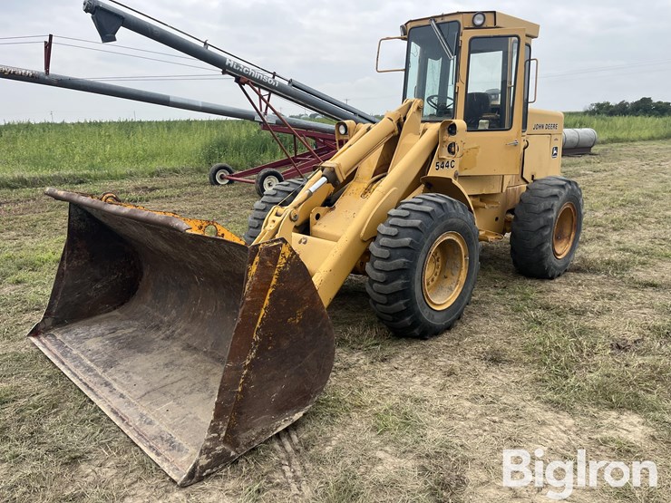 1985-deere-644c-image-1