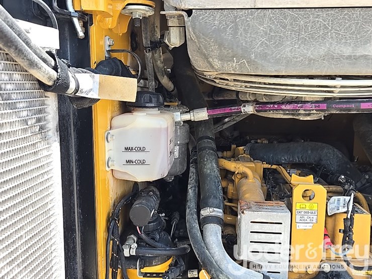 2022-caterpillar-259d3-image-47