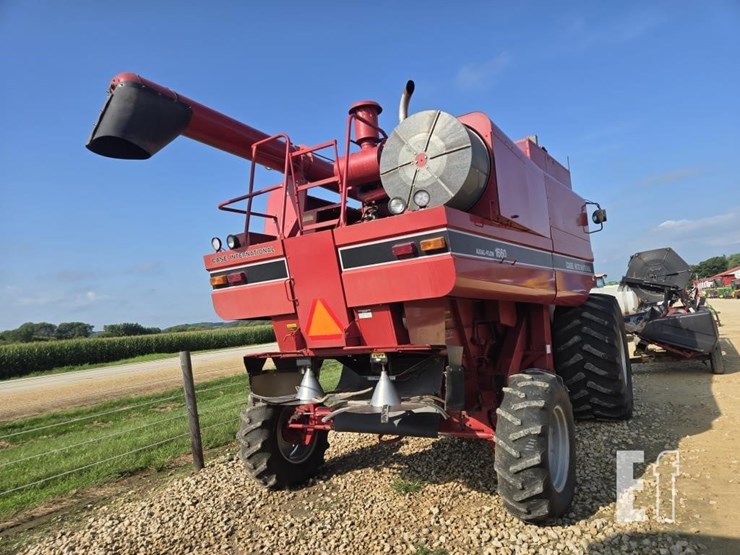 1992-case-ih-1660-image-25