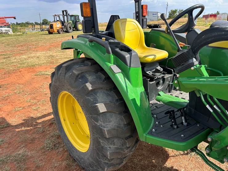 2020-john-deere-4044m-image-21