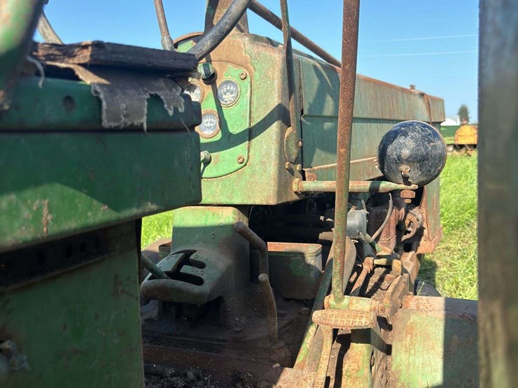 john-deere-70-image-36