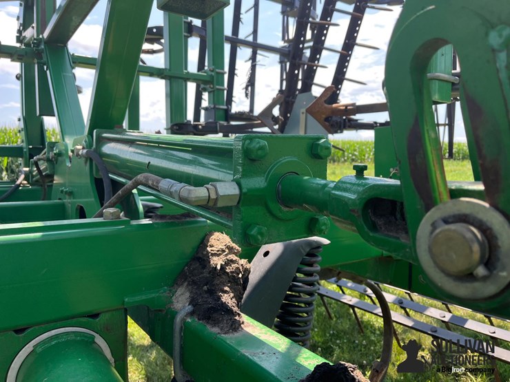 john-deere-2310-image-16