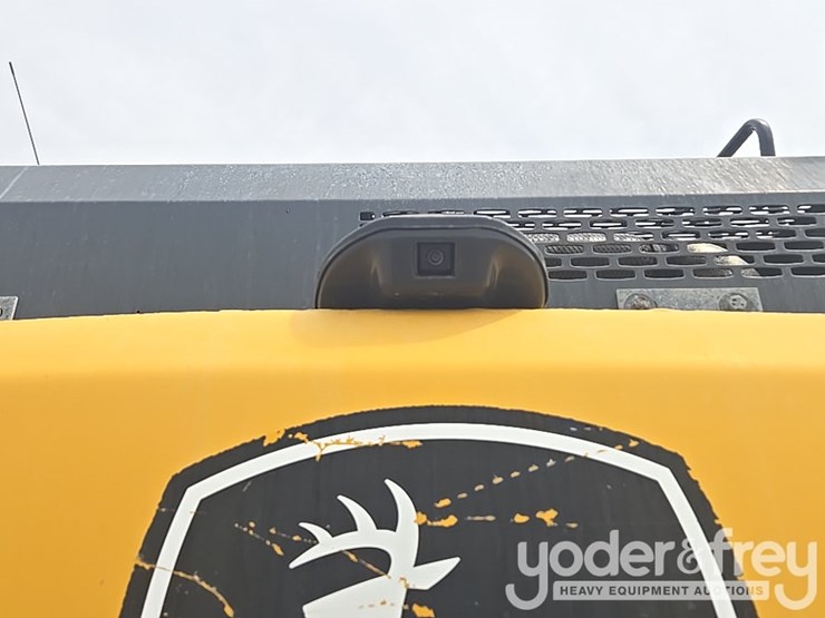 2022-deere-130g-image-55