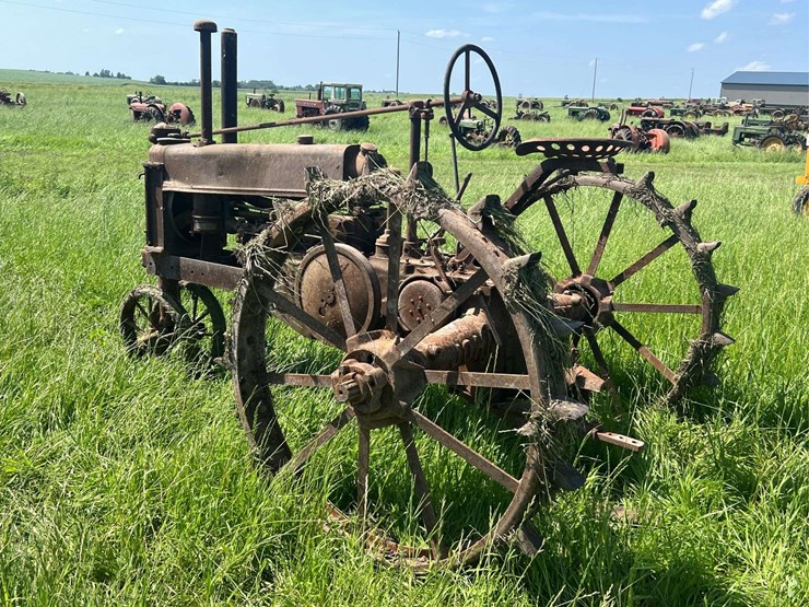 john-deere-model-b-image-3