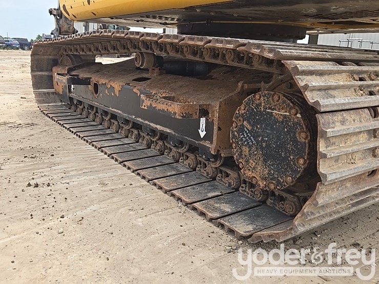 2022-deere-130g-image-17