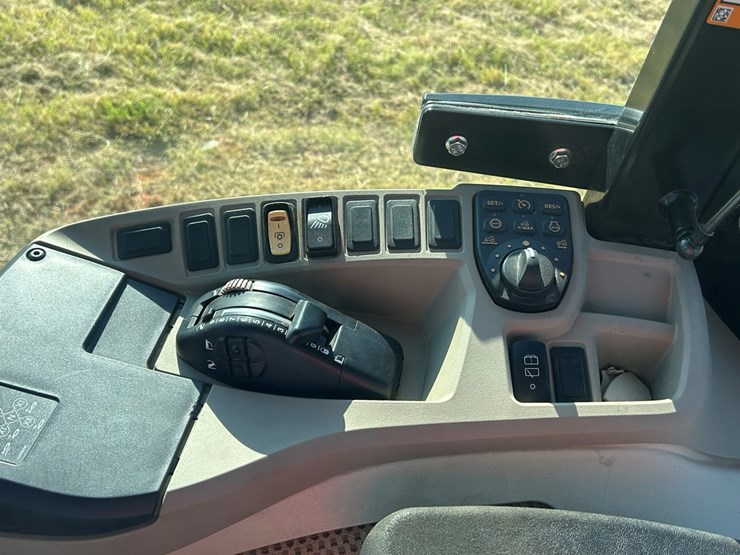 2024-john-deere-4052r-image-20