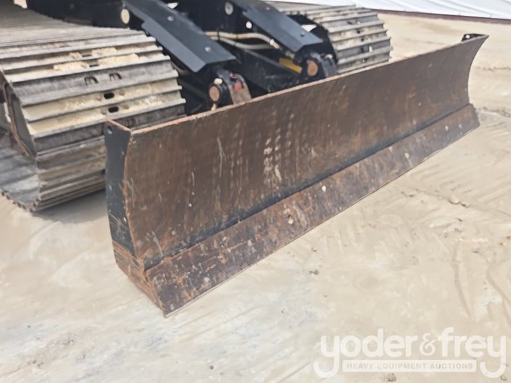 2022-deere-130g-image-36