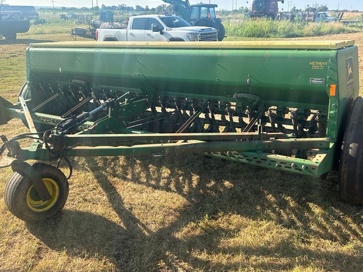 john-deere-8300-image-10