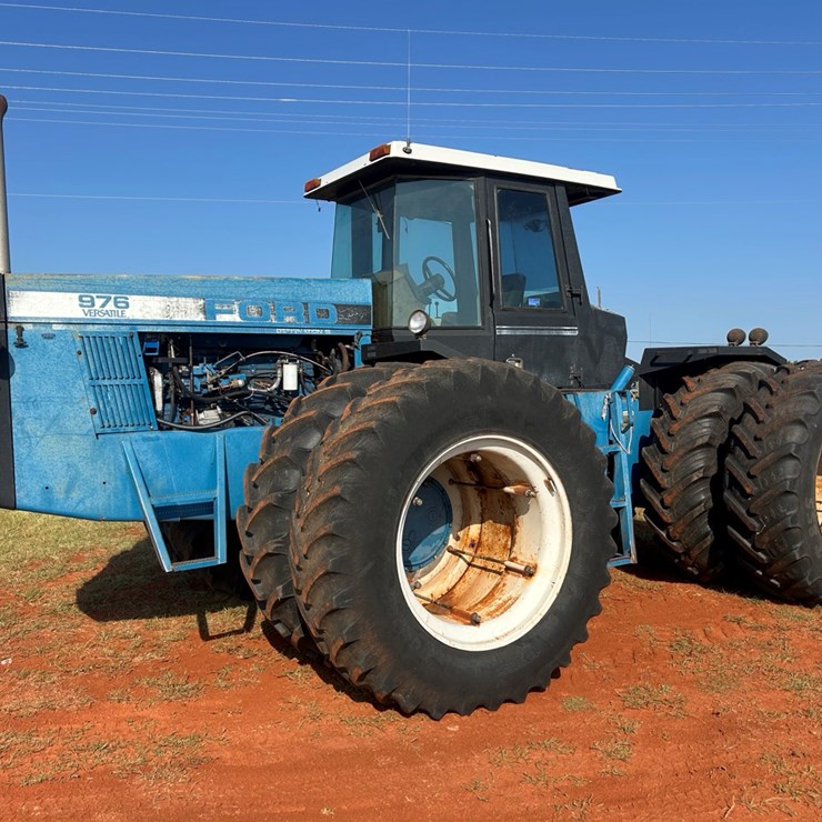 1991 VERSATILE 976