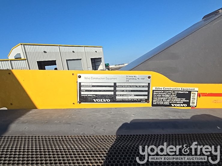 2012-volvo-mc135c-image-49