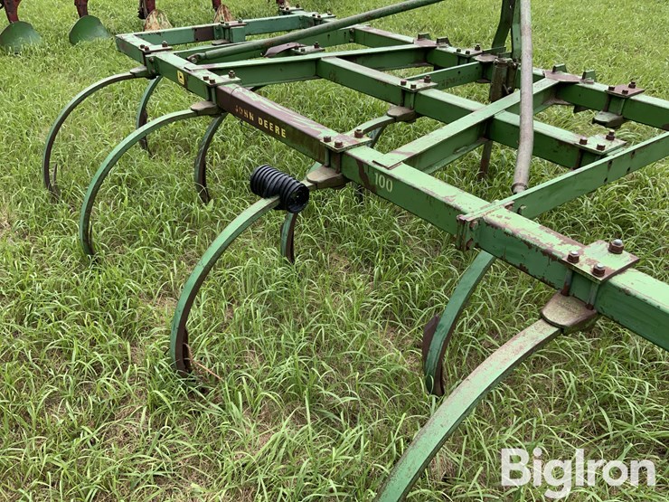 john-deere-100-image-14