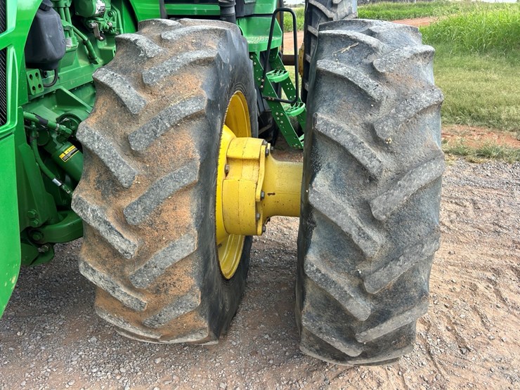 2010-john-deere-8320r-image-18