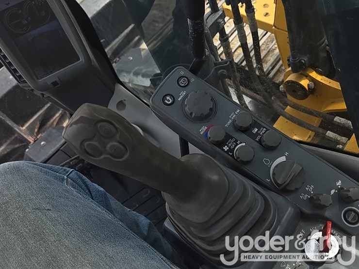 2022-deere-130g-image-79
