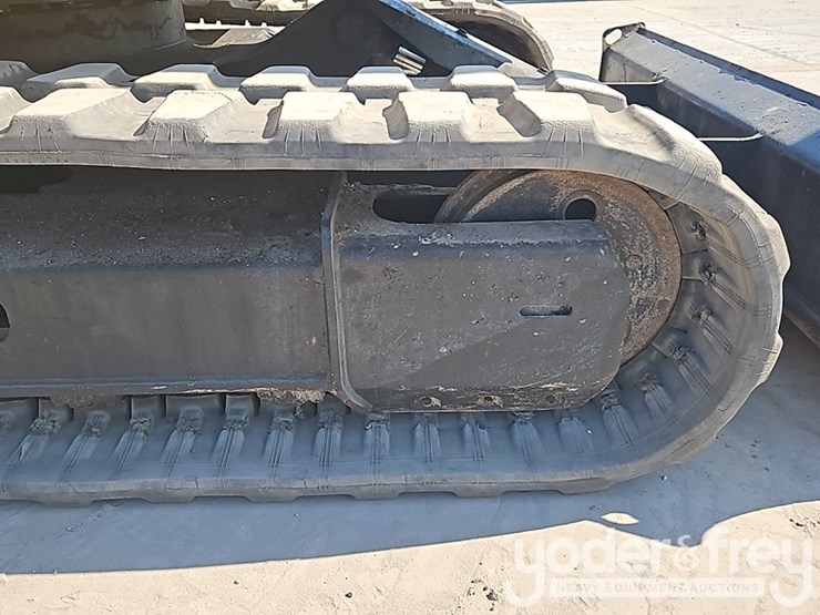 2015-deere-85g-image-12