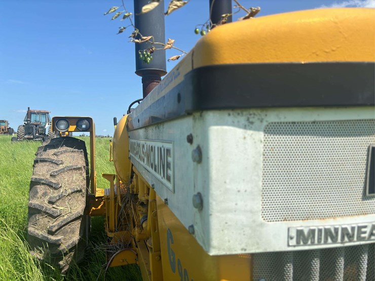 minneapolis-moline-g900-image-12