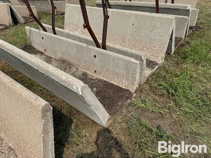 concrete-feed-bunks-image-15