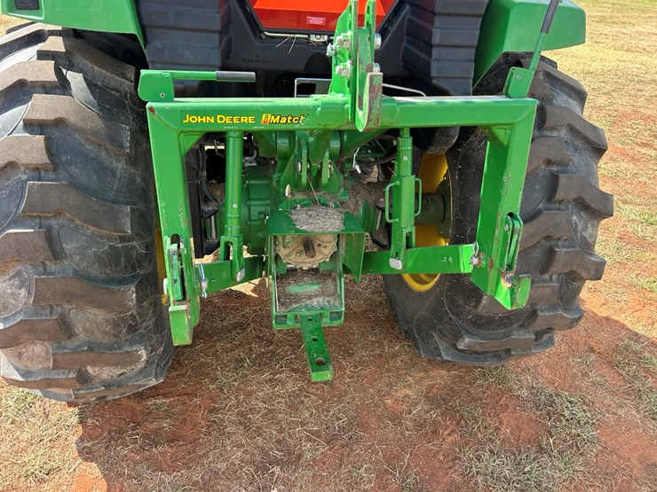 2020-john-deere-4044m-image-5