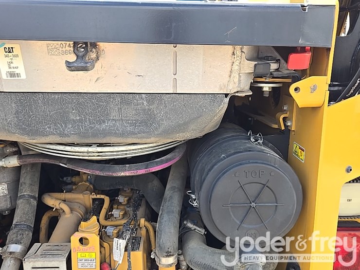 2022-caterpillar-259d3-image-50