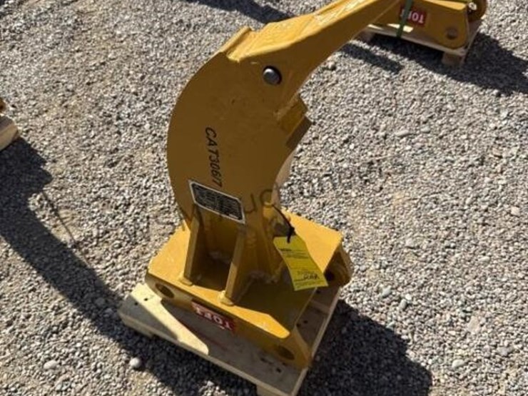 2025-caterpillar-306-image-2