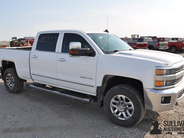 2015-chevrolet-2500-image-3