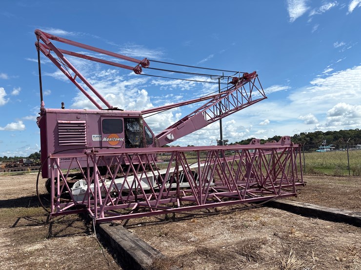#16-•-manitwoc-3900w-crawler-crane-image-1