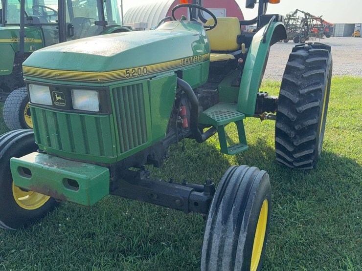 1995-john-deere-5200-image-2