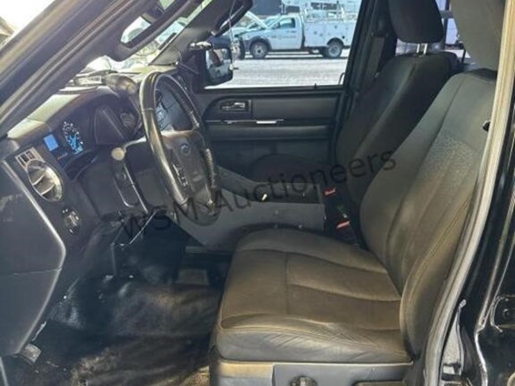 2016-ford-expedition-image-27