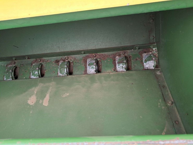 john-deere-8300-image-9