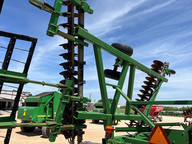 2009-john-deere-637-image-11
