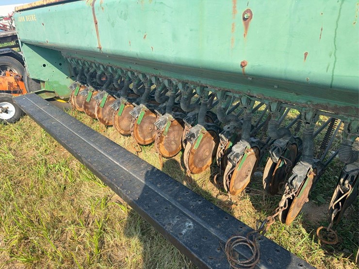 john-deere-8300-image-7