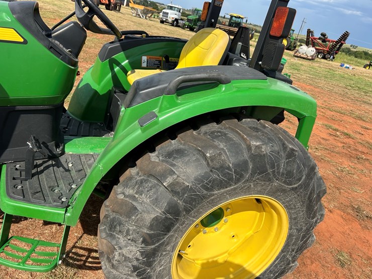 2020-john-deere-4044m-image-10