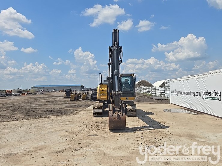 2017-deere-210g-lc-image-8