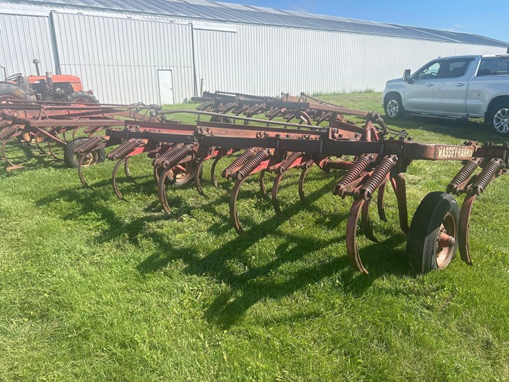 massey-ferguson-14-image-6