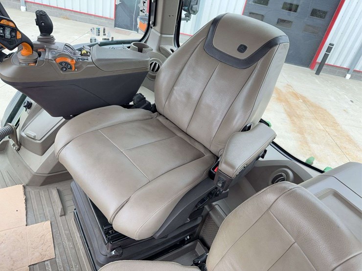 2021-john-deere-7r-350-image-41