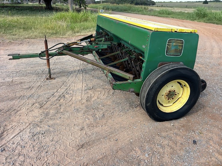 john-deere-8300-image-2